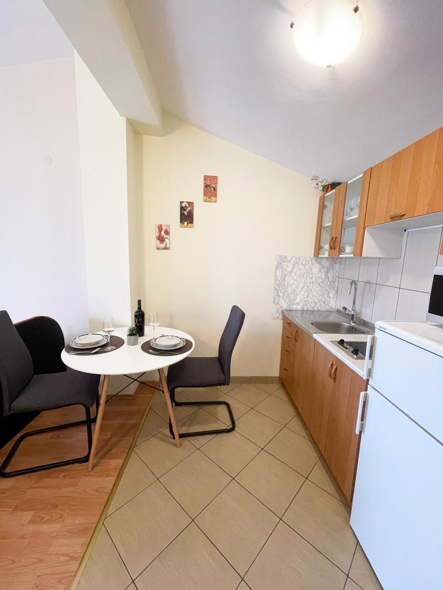 Apartments Mira Sukošan Exterior foto