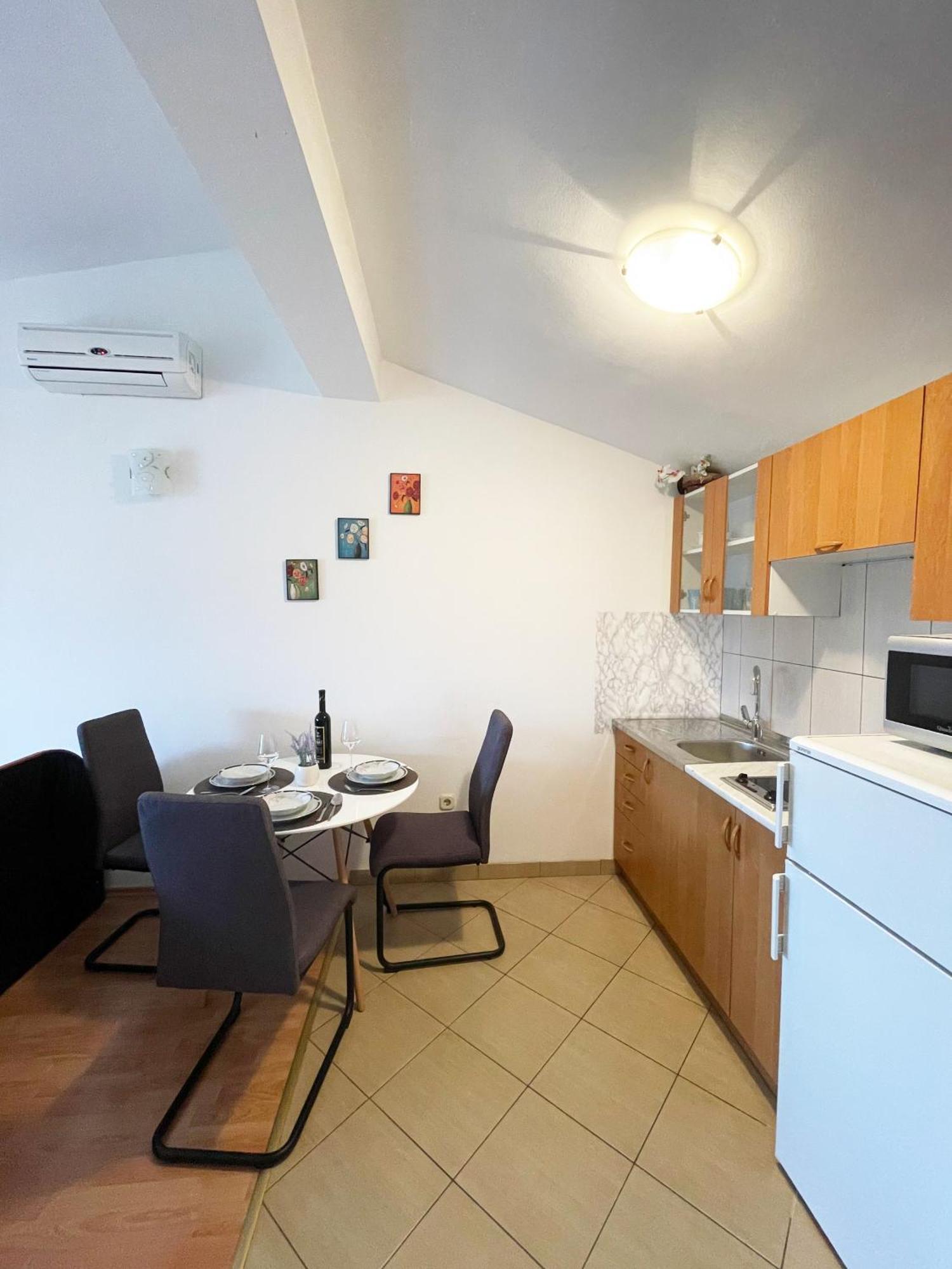 Apartments Mira Sukošan Exterior foto